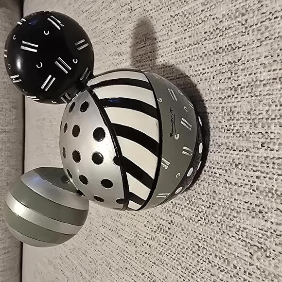 Disney by Britto  Mickey Mouse Head Trinket Box - Picture 4 of 5